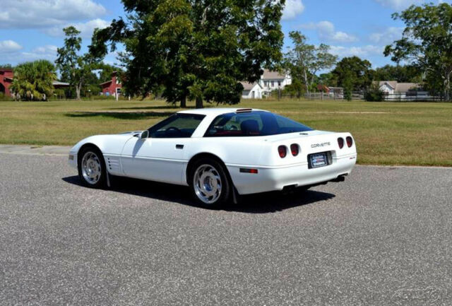 1991 White Chevrolet Corvette