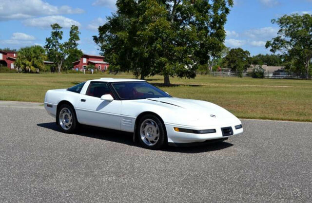 1991 White Chevrolet Corvette