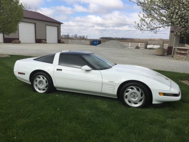 1991 White Chevrolet Corvette Coupe