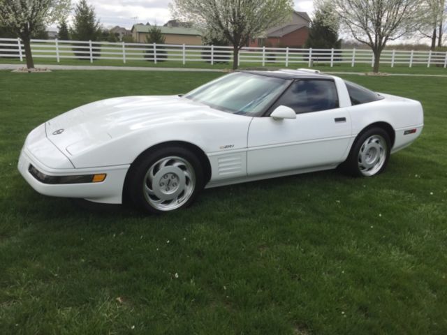 1991 White Chevrolet Corvette Coupe