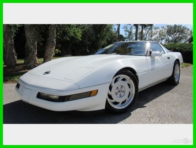 1991 White Chevrolet Corvette Hatchback