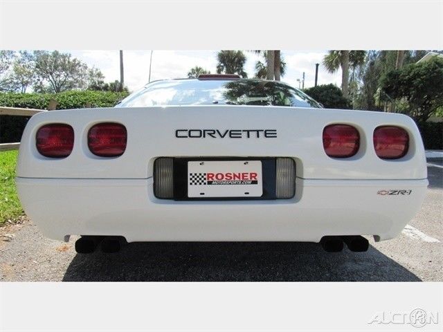 1991 White Chevrolet Corvette Hatchback