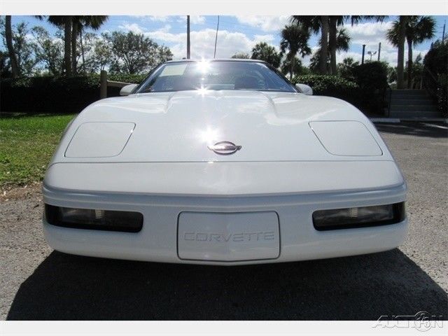1991 White Chevrolet Corvette Hatchback