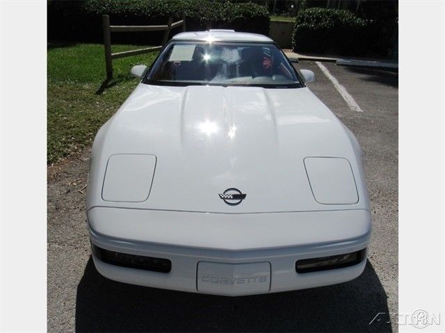 1991 White Chevrolet Corvette Hatchback