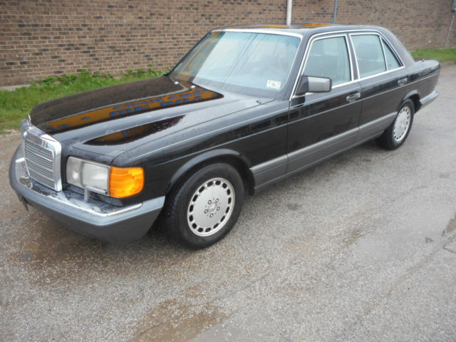 1991 Black Mercedes-Benz S-Class sedan