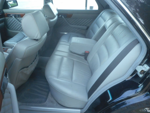 1991 Black Mercedes-Benz S-Class sedan