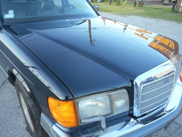 1991 Black Mercedes-Benz S-Class sedan