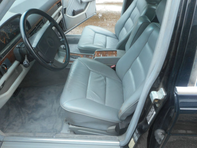 1991 Black Mercedes-Benz S-Class sedan