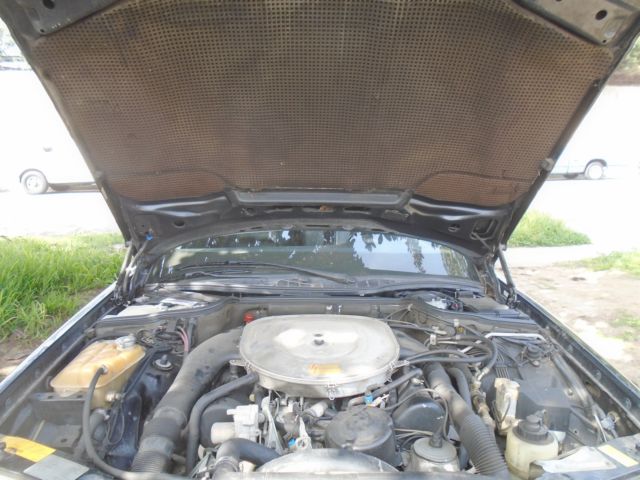 1991 Black Mercedes-Benz S-Class sedan