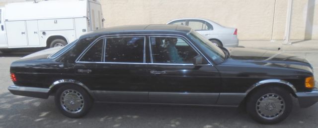 1991 Black Mercedes-Benz S-Class sedan