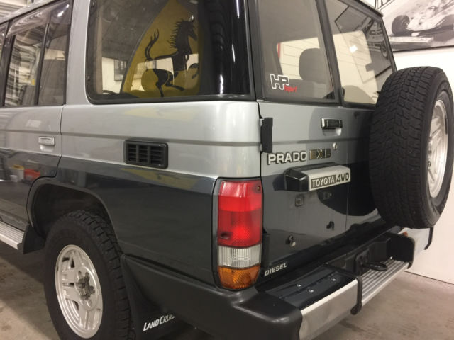 1900 Gray Toyota Land Cruiser SUV