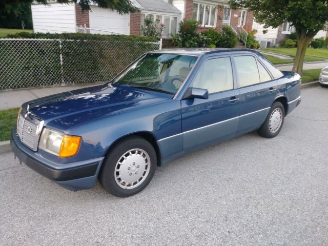 1992 Mercedes-Benz 300-Series