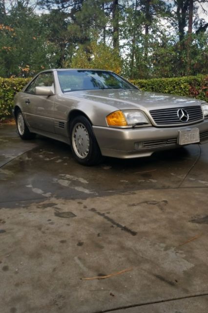 1992 Silver Mercedes-Benz 300-Series Convertible