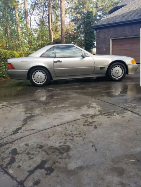 1992 Silver Mercedes-Benz 300-Series Convertible