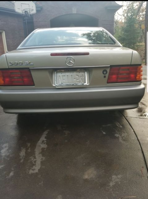 1992 Silver Mercedes-Benz 300-Series Convertible