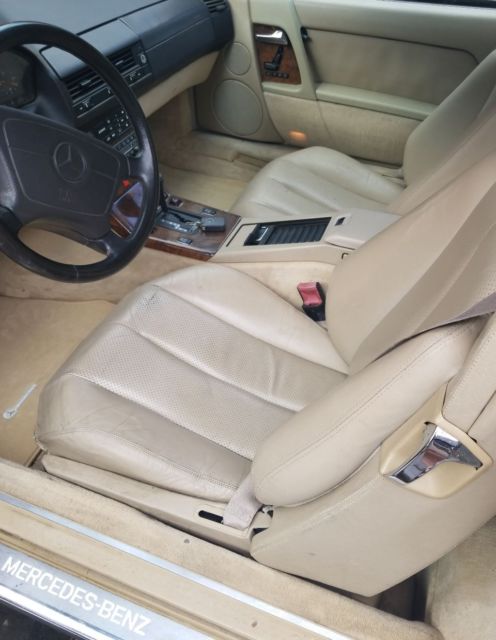 1992 Silver Mercedes-Benz 300-Series Convertible