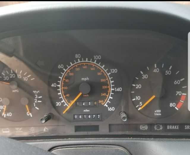 1992 Silver Mercedes-Benz 300-Series Convertible