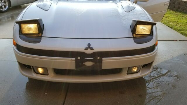 1992 Pearl White Mitsubishi 3000GT Coupe