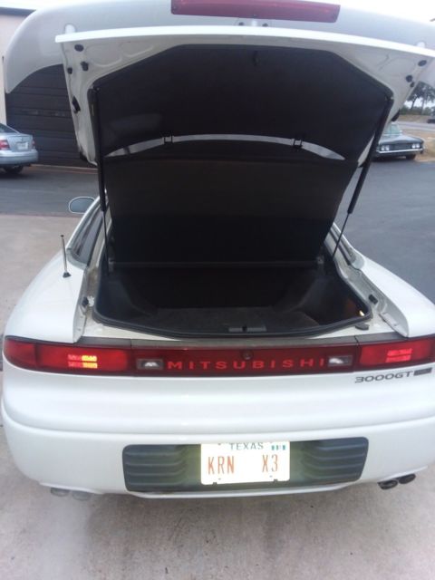 1992 White Mitsubishi 3000GT Hatchback