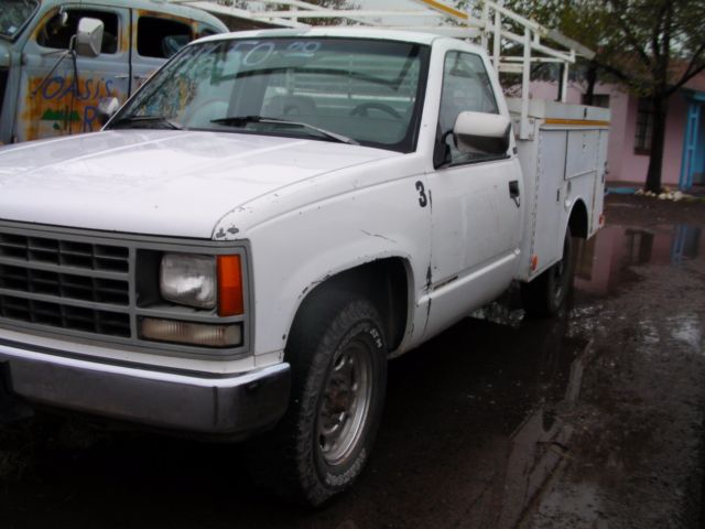 1992 white Chevrolet C/K Pickup 2500