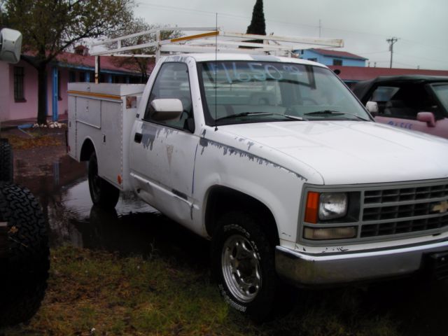 1992 white Chevrolet C/K Pickup 2500