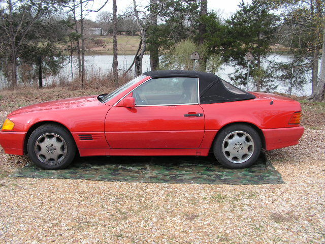 1992 Red Mercedes-Benz 500-Series Convertible