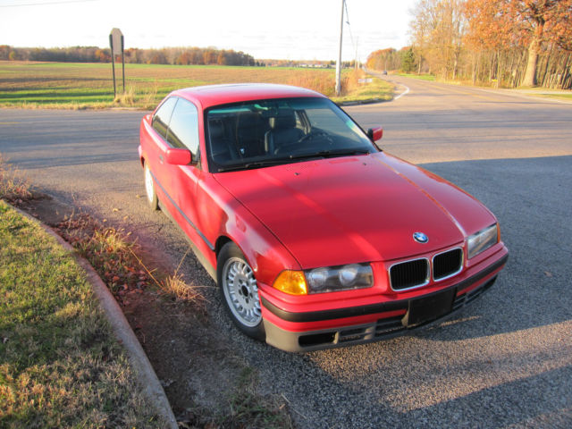 1992 Red BMW 3-Series Coupe