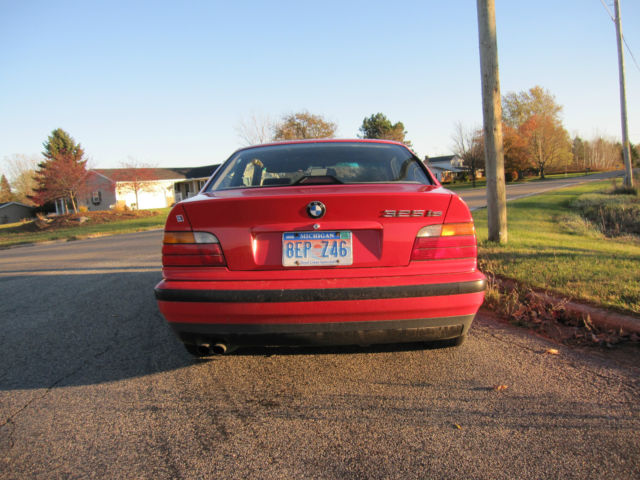 1992 Red BMW 3-Series Coupe