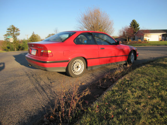 1992 Red BMW 3-Series Coupe