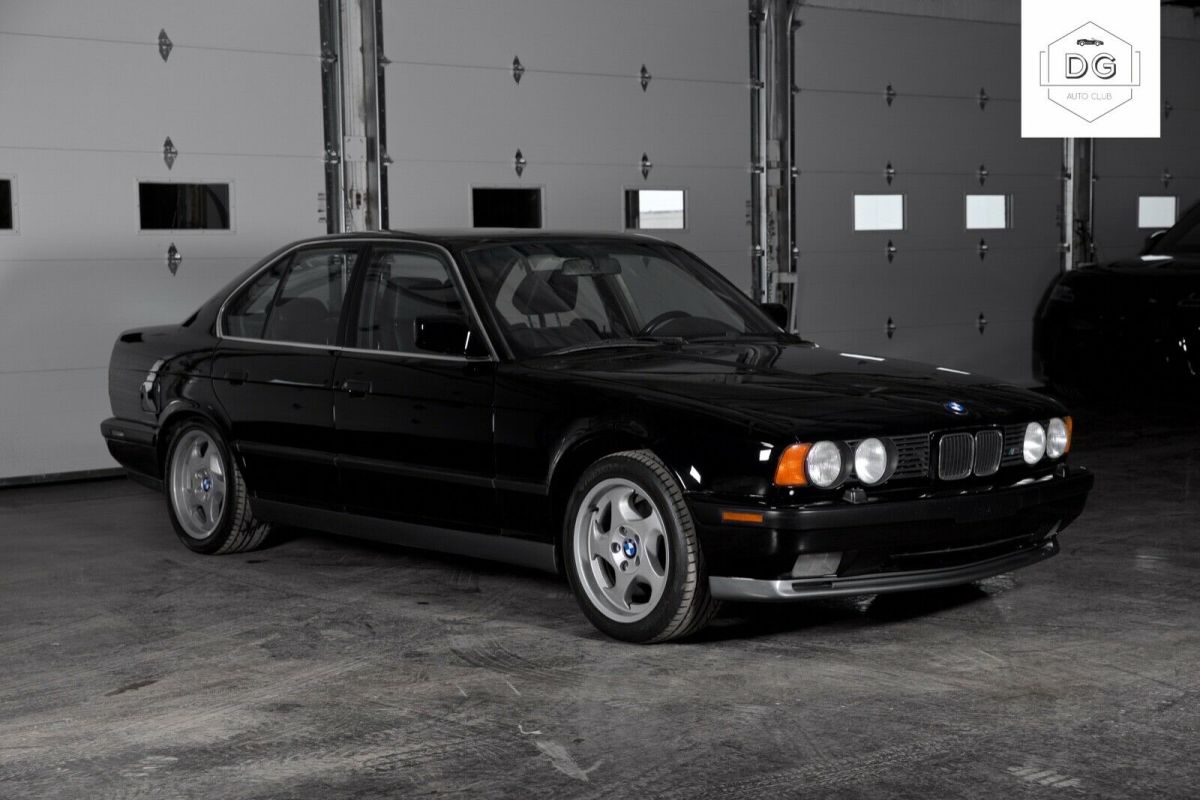 1992 Black BMW M5 Sedan
