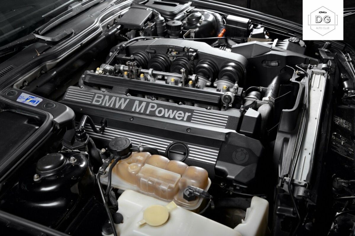 1992 Black BMW M5 Sedan