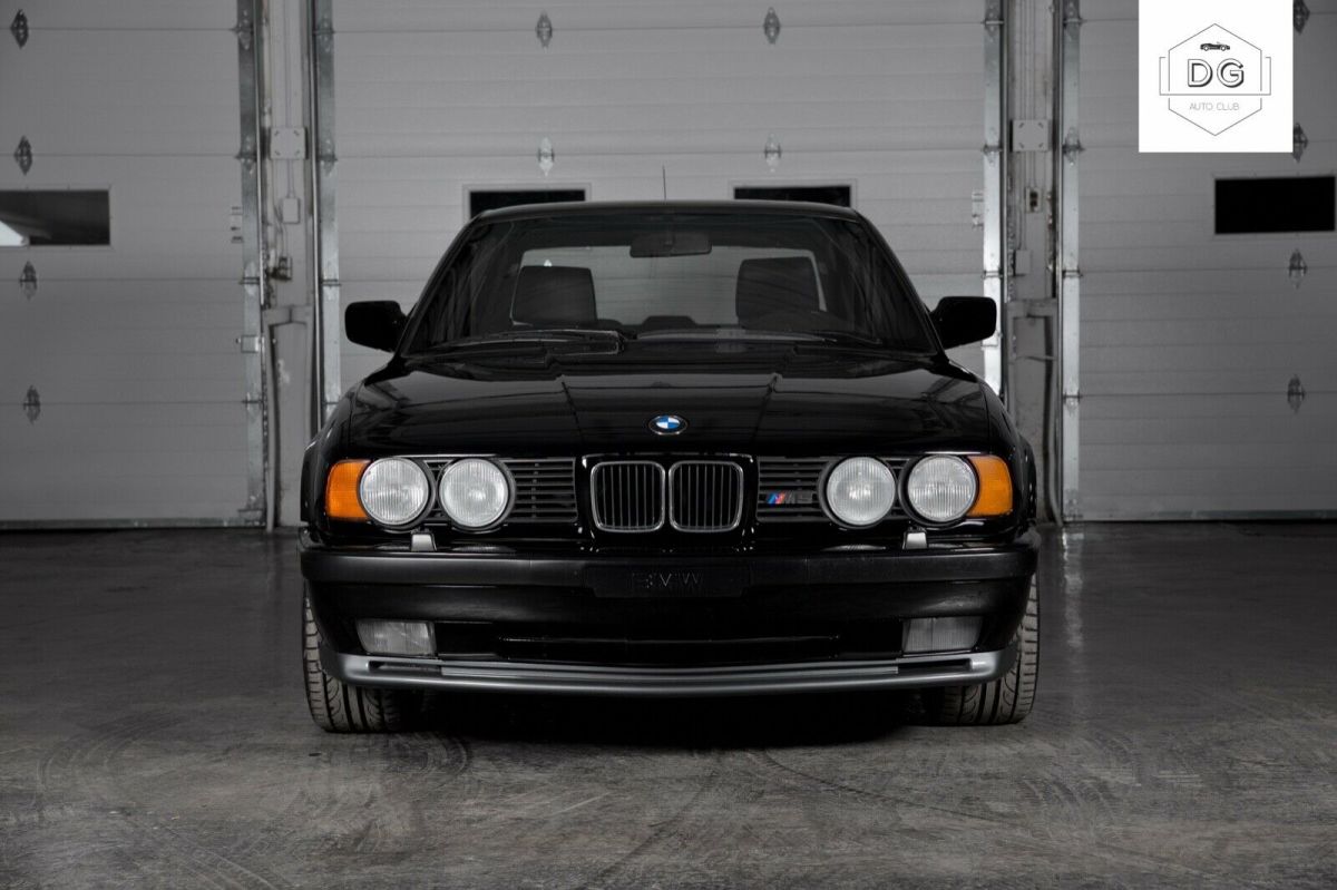 1992 Black BMW M5 Sedan