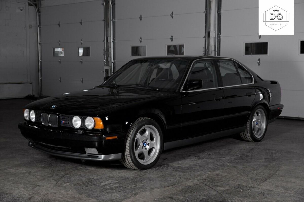 1992 Black BMW M5 Sedan