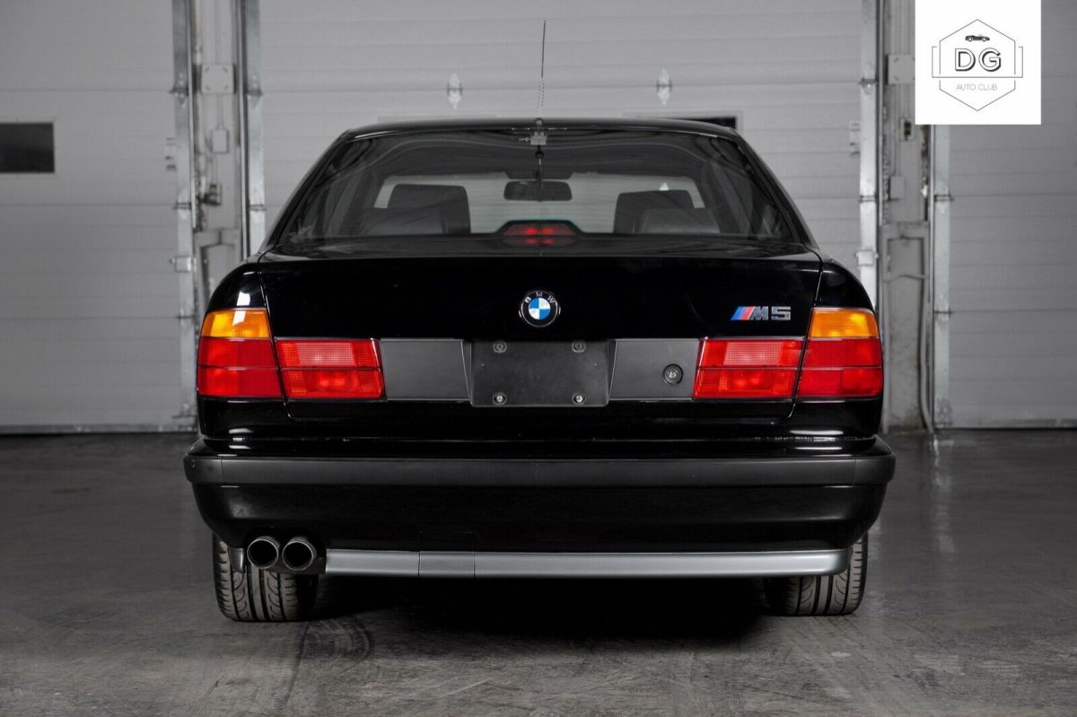 1992 Black BMW M5 Sedan