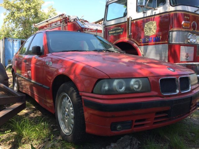 1992 Red BMW 3-Series Sedan