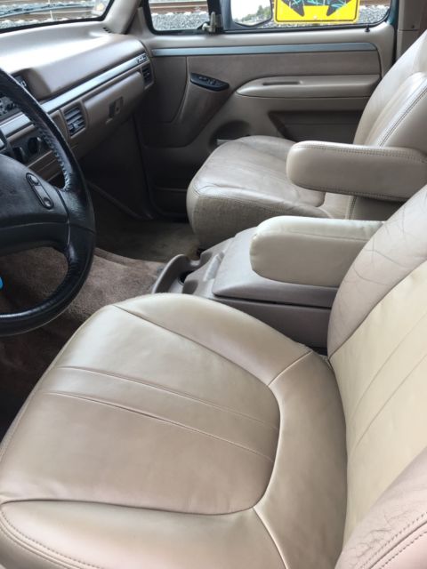 1992 Green Ford Bronco SUV