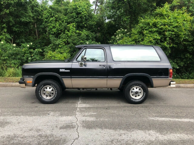 1992 Black Dodge Ramcharger SUV