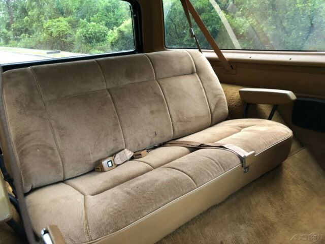 1992 Black Dodge Ramcharger SUV