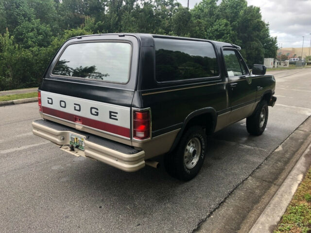 1992 Black Dodge Ramcharger SUV