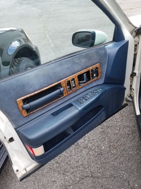 1992 White Chevrolet Capriceold Sedan