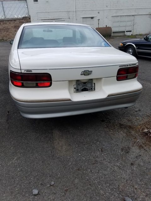 1992 White Chevrolet Capriceold Sedan