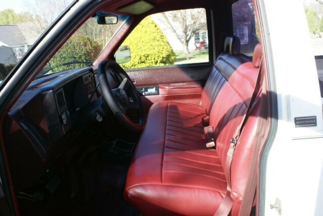 1992 White Chevrolet C/K Pickup 2500 Standard Cab Pickup