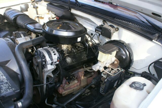 1992 White Chevrolet C/K Pickup 2500 Standard Cab Pickup