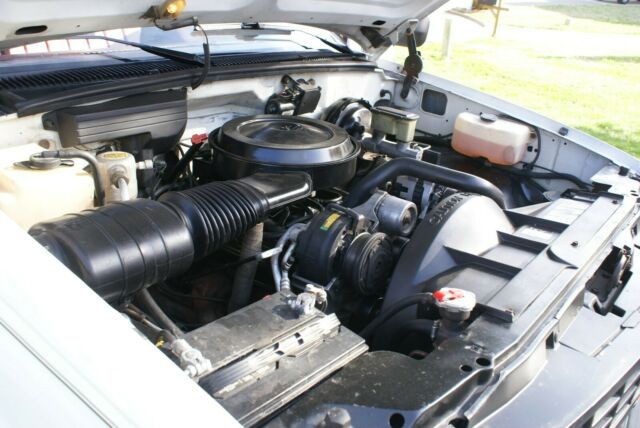 1992 White Chevrolet C/K Pickup 2500 Standard Cab Pickup
