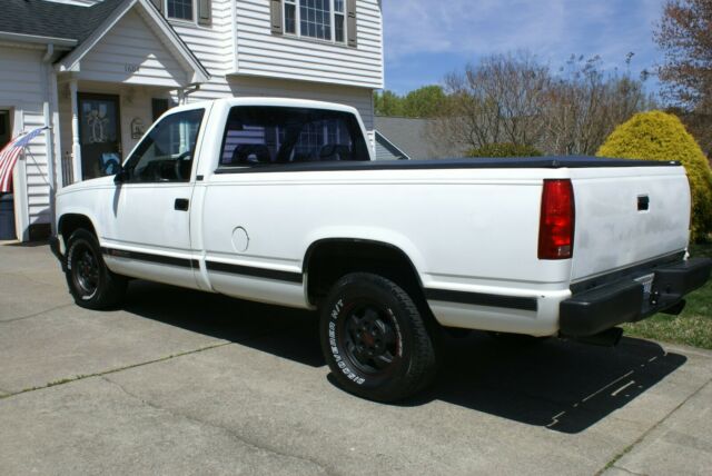 1992 White Chevrolet C/K Pickup 2500 Standard Cab Pickup