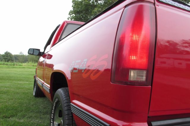 1992 RED Chevrolet C/K Pickup 1500 Standard Cab Pickup