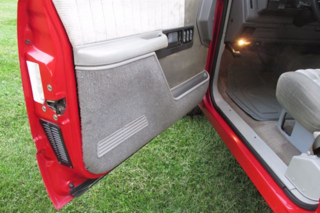 1992 RED Chevrolet C/K Pickup 1500 Standard Cab Pickup