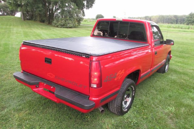 1992 RED Chevrolet C/K Pickup 1500 Standard Cab Pickup