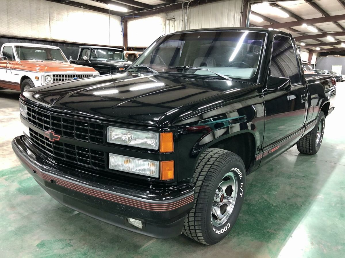 1992 Black Chevrolet C/K Pickup 1500 --