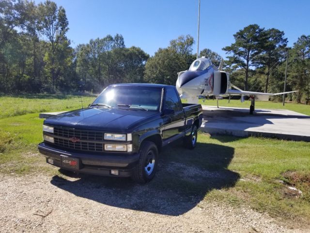 1992 Black Chevrolet C/K Pickup 1500 Standard Cab Pickup